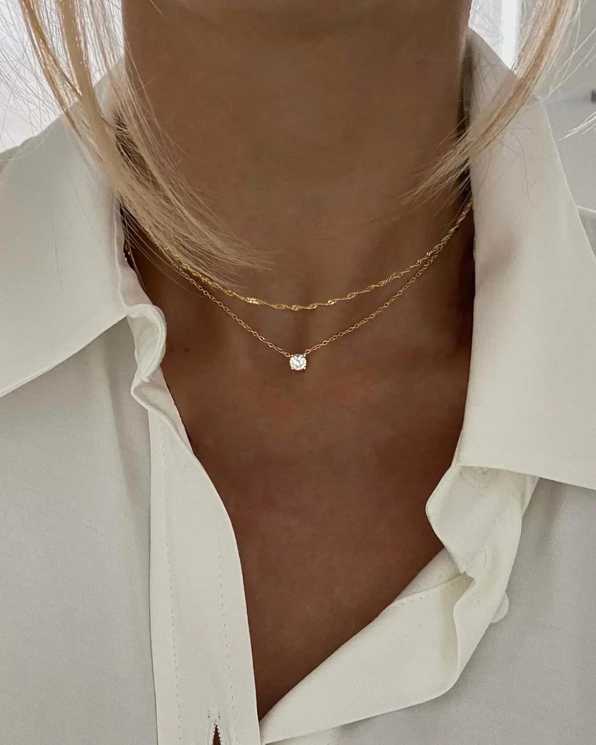 Simple Gold Pedant Necklace