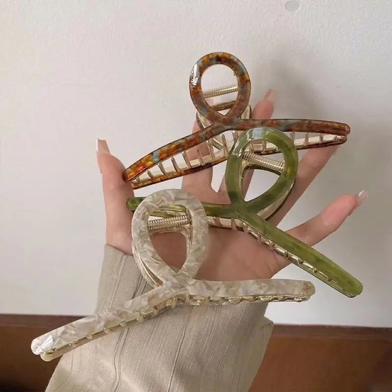 Sleek Metal Claw Clip