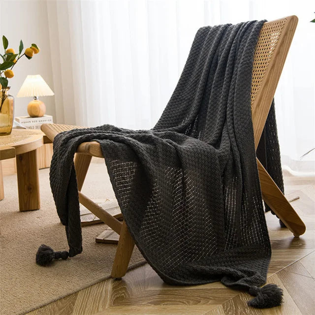 Soft Knitted Blanket with Elegant Tassel Accents