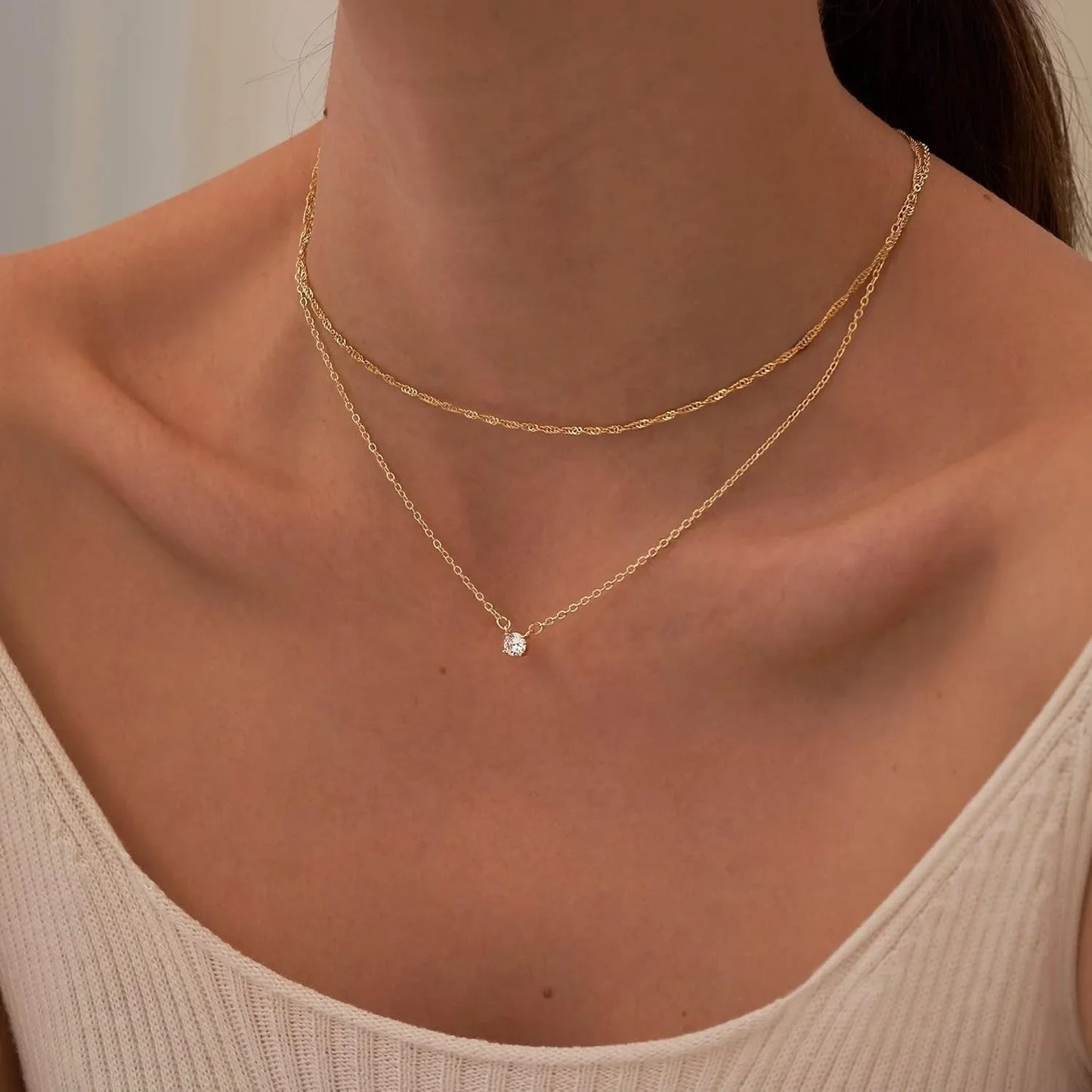 Simple Gold Pedant Necklace