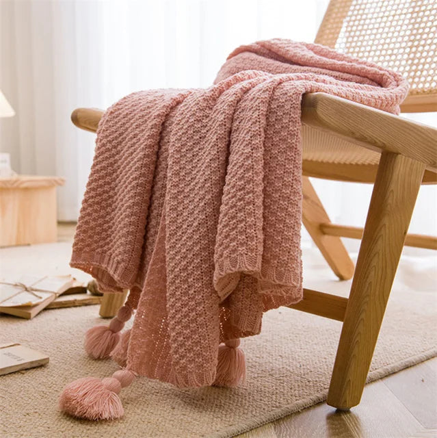 Soft Knitted Blanket with Elegant Tassel Accents