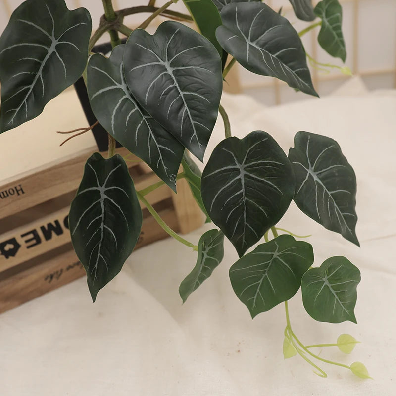 Palm Grove Leaf Display