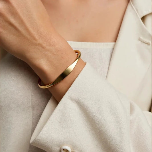 Glossy Gold Bangle