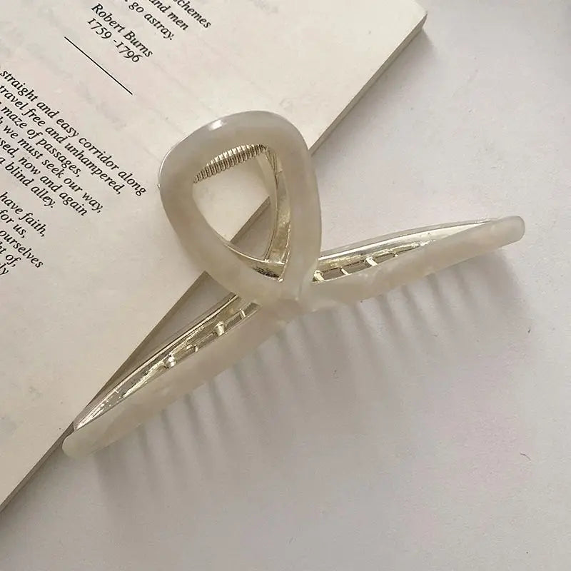Sleek Metal Claw Clip